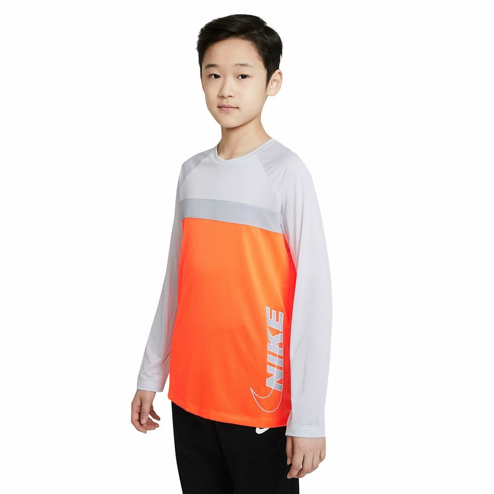 Boys 8-20 Nike GFX Ready Training Top - Image 2