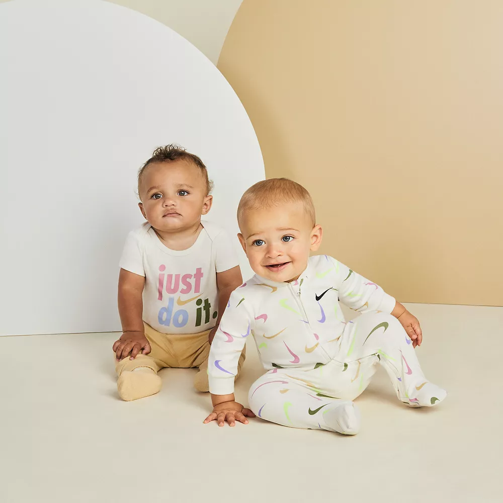 Baby Boys Nike 5-Piece Set - Image 9